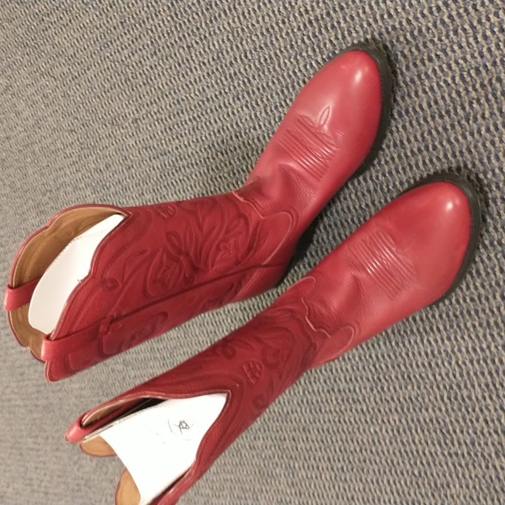 Ariat Western Books in Red Leather